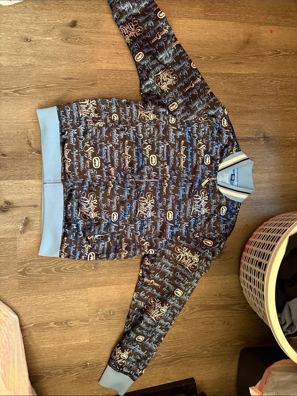Ecko Unlimited Navy Crewneck Sweater with Light Blue Trim